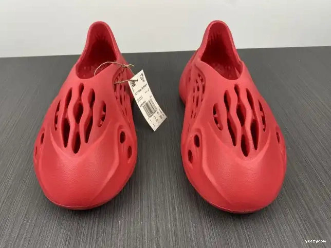 Adidas CW3355 Foam Yeezy Red 0703